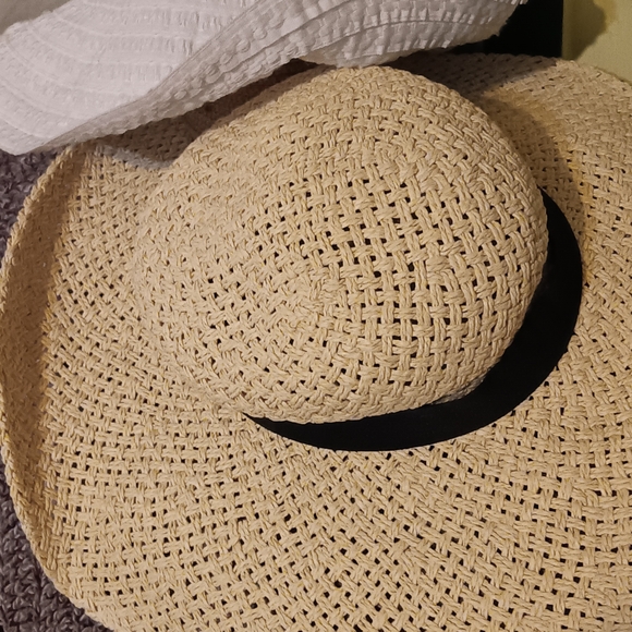 Stylish (6) Crochet Sun Hats Bundle - Picture 13 of 13